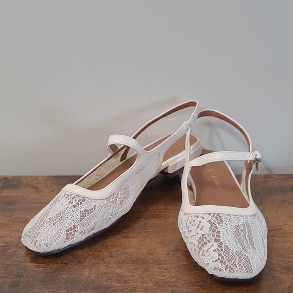 Chinese Laundry Shoes - Chinese Laundry Cream Lace Slingback Mary Jane Style Flats size 8.5